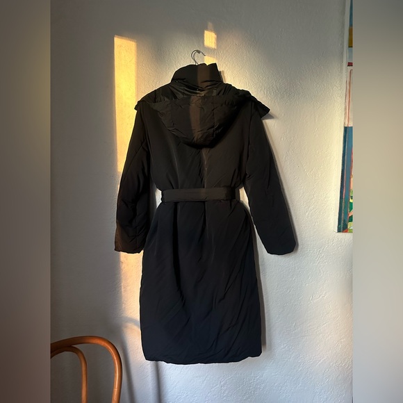 Everlane: Duvet Puffer Full Zip Coat - Picture 5 of 5